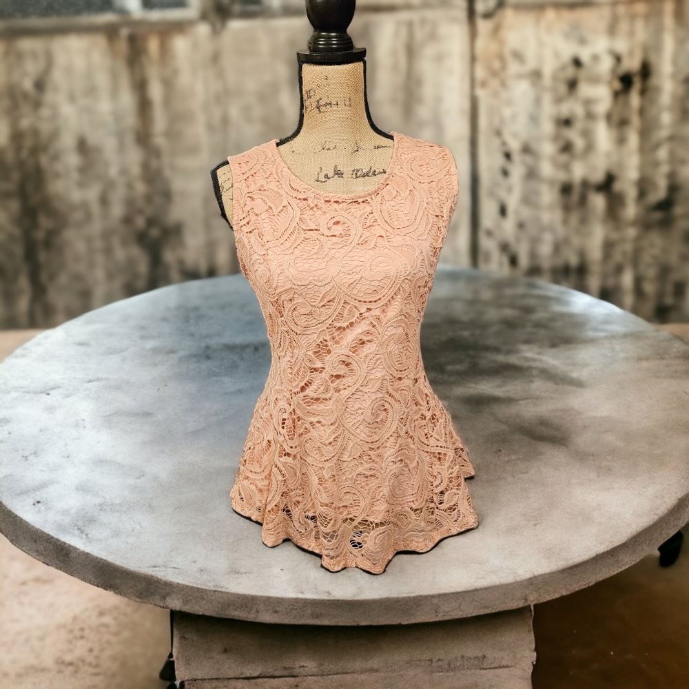 Scobe Size Large Lace Overlay Blouse